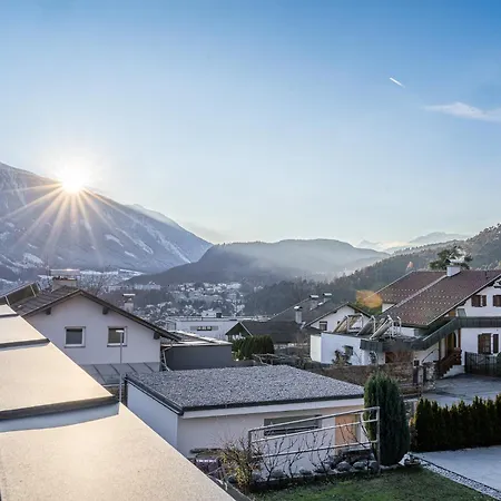 Modernes Mit Sonniger Dachterrasse 公寓